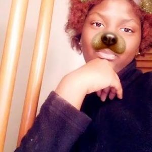 Meet your Posher, Desiree